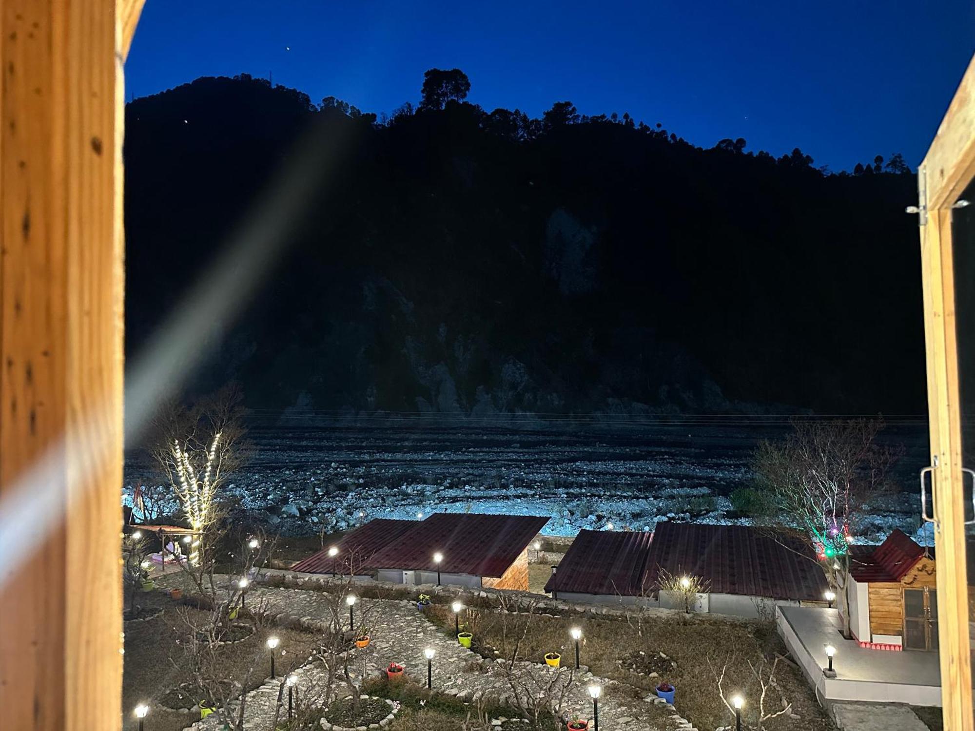 Cabana Riverside Resort - Kainchi Dham Nainital Zewnętrze zdjęcie