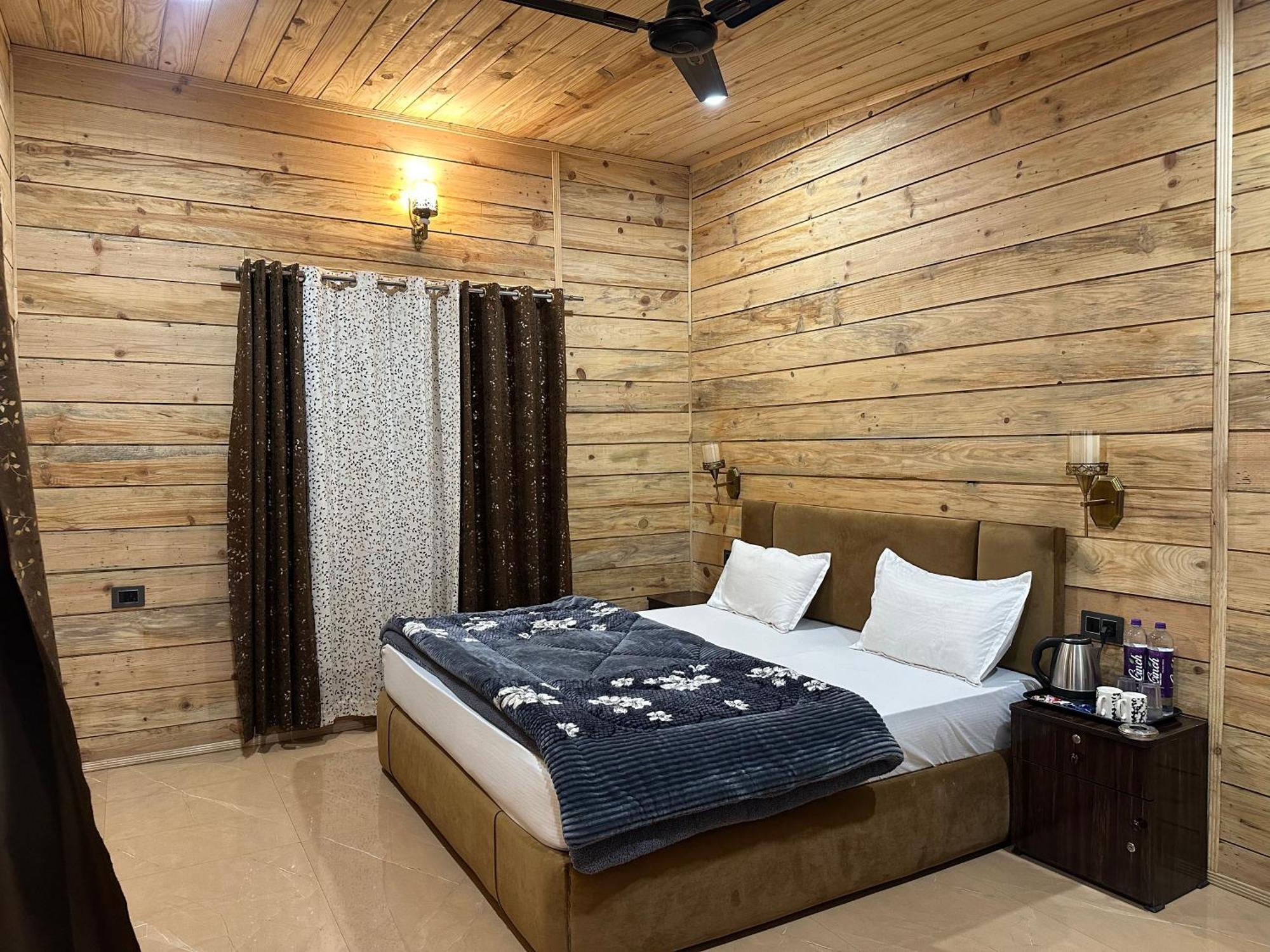 Cabana Riverside Resort - Kainchi Dham Nainital Zewnętrze zdjęcie