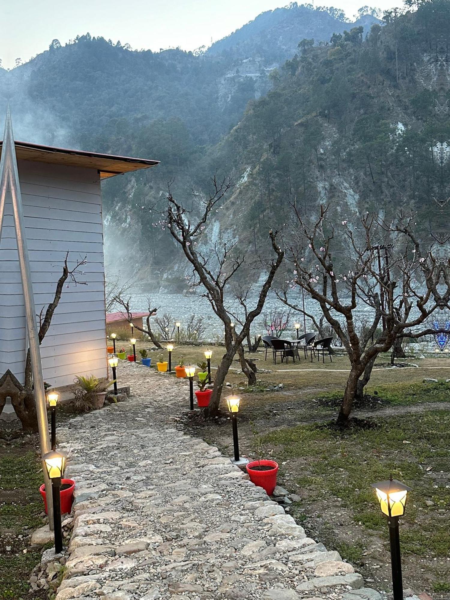 Cabana Riverside Resort - Kainchi Dham Nainital Zewnętrze zdjęcie
