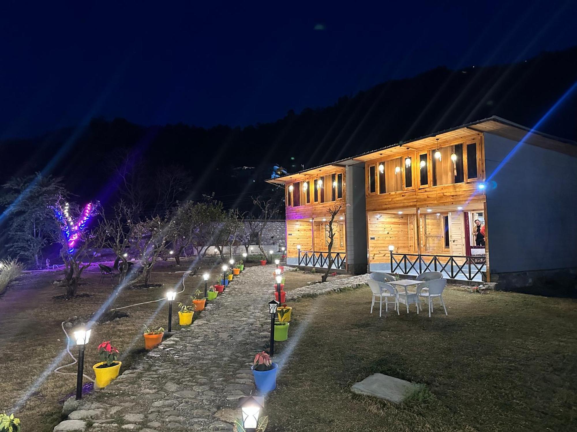 Cabana Riverside Resort - Kainchi Dham Nainital Zewnętrze zdjęcie