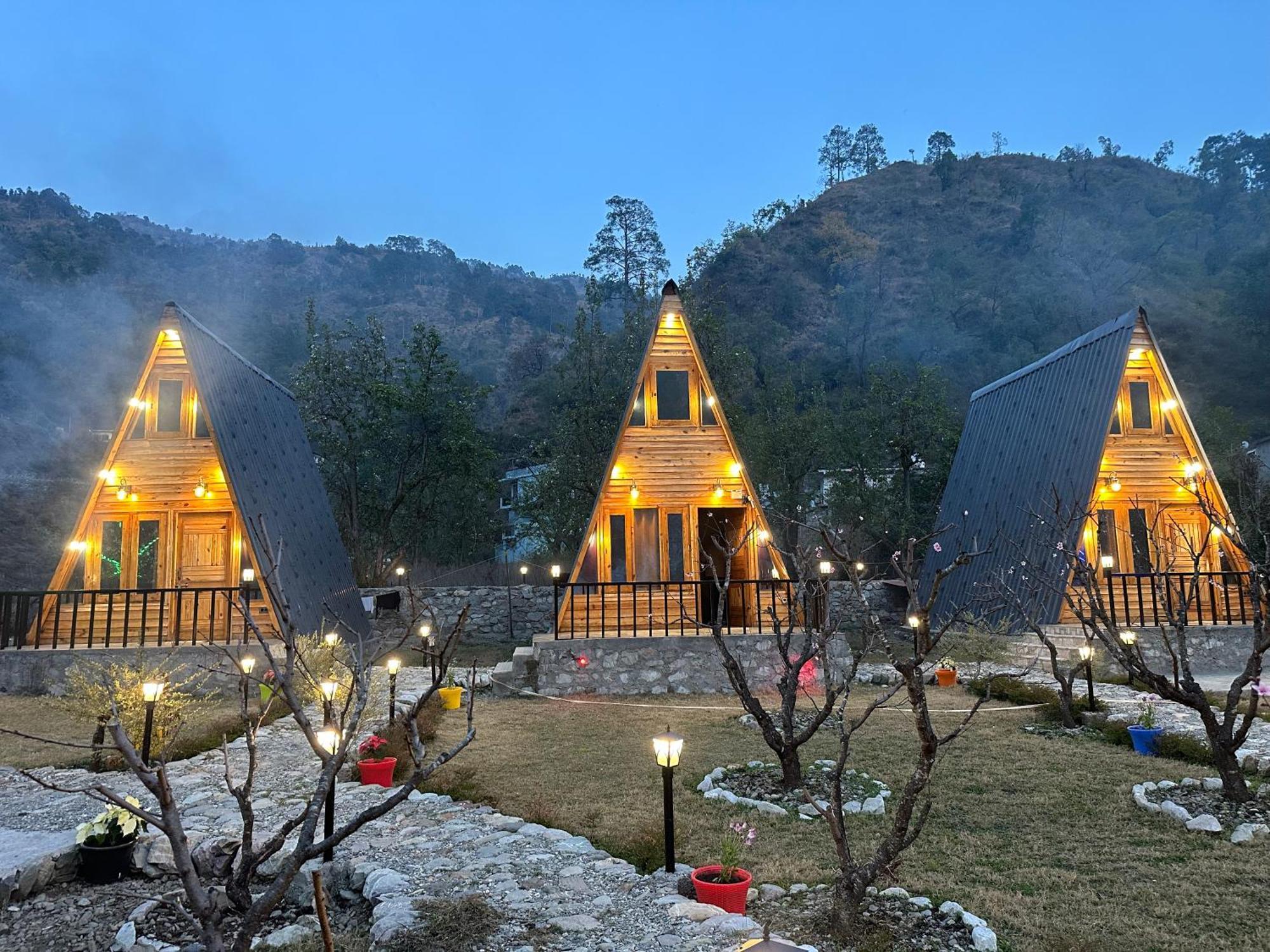Cabana Riverside Resort - Kainchi Dham Nainital Zewnętrze zdjęcie