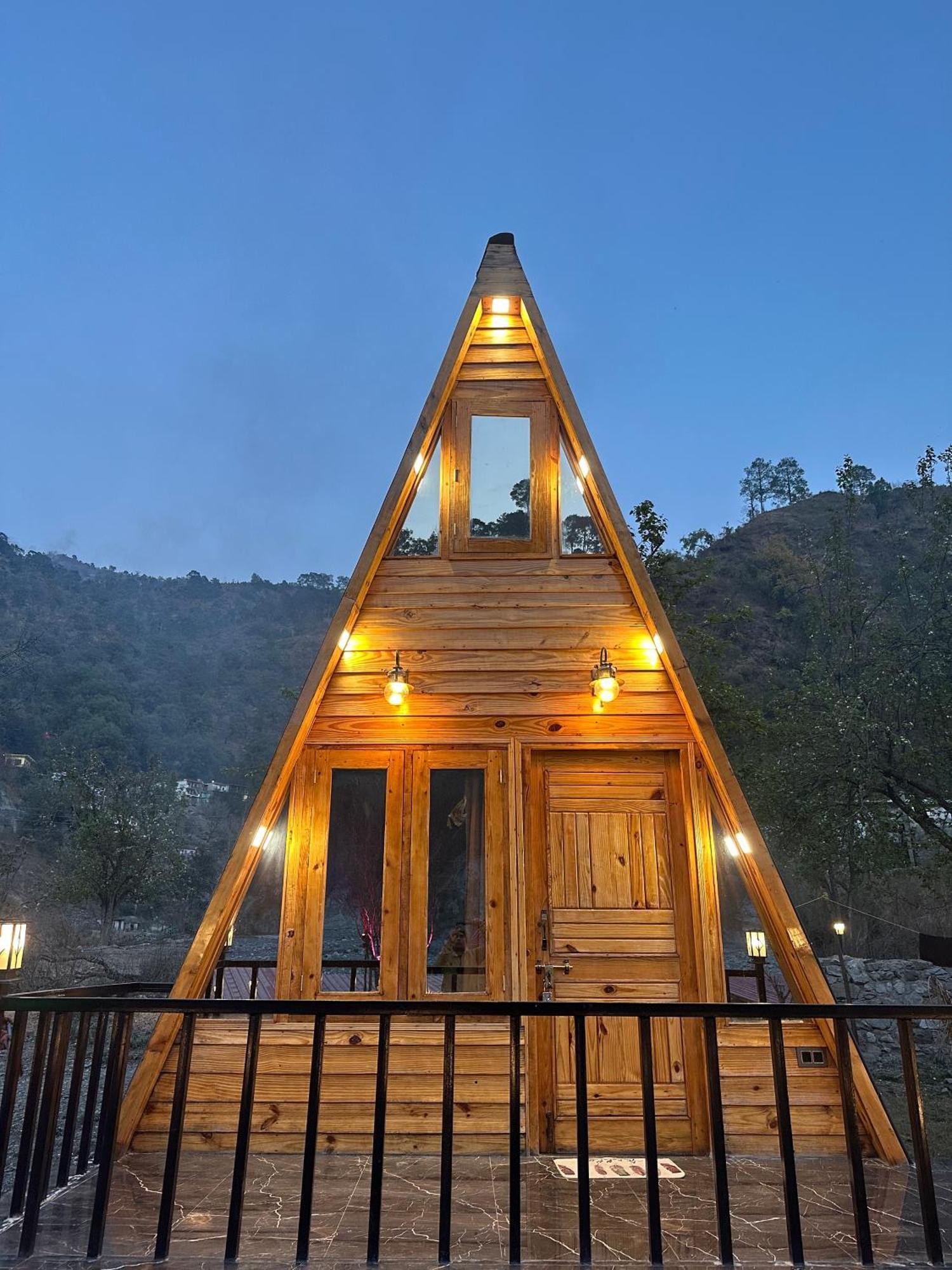 Cabana Riverside Resort - Kainchi Dham Nainital Zewnętrze zdjęcie