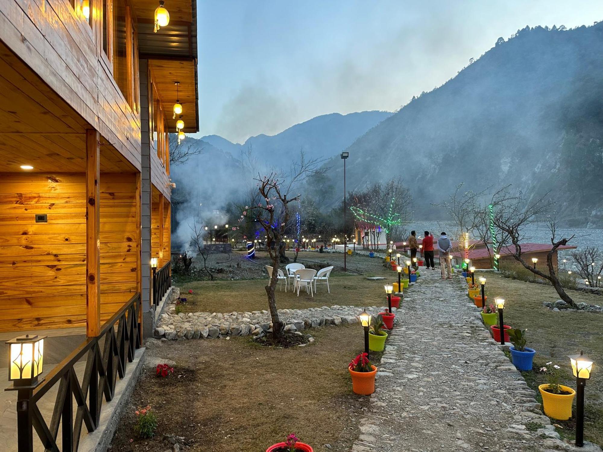 Cabana Riverside Resort - Kainchi Dham Nainital Zewnętrze zdjęcie